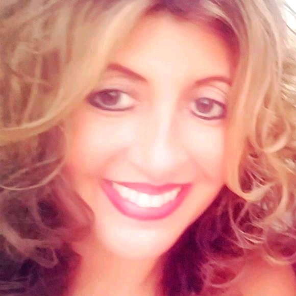 Meet your Posher, Alison - Picture 2 of 2